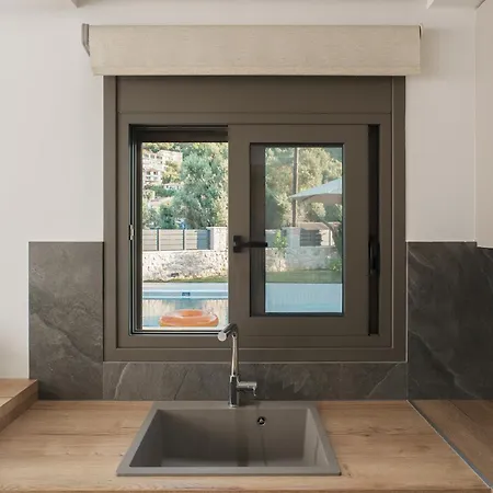 Villa Ertha Retreat Homes *